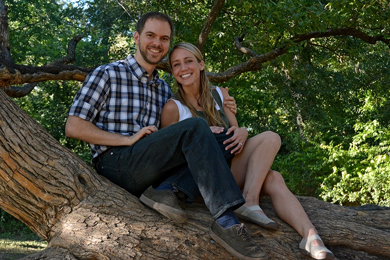 T4E smiling couple in tree